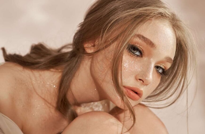 Expert Tips for Banishing Under-Eye Bags and Puffiness!